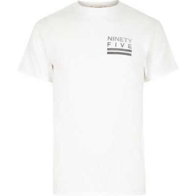 White chest print t-shirt